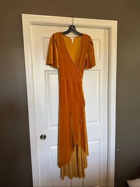 Leith Velvet High-Low Wrap Dress in Mustard Gold